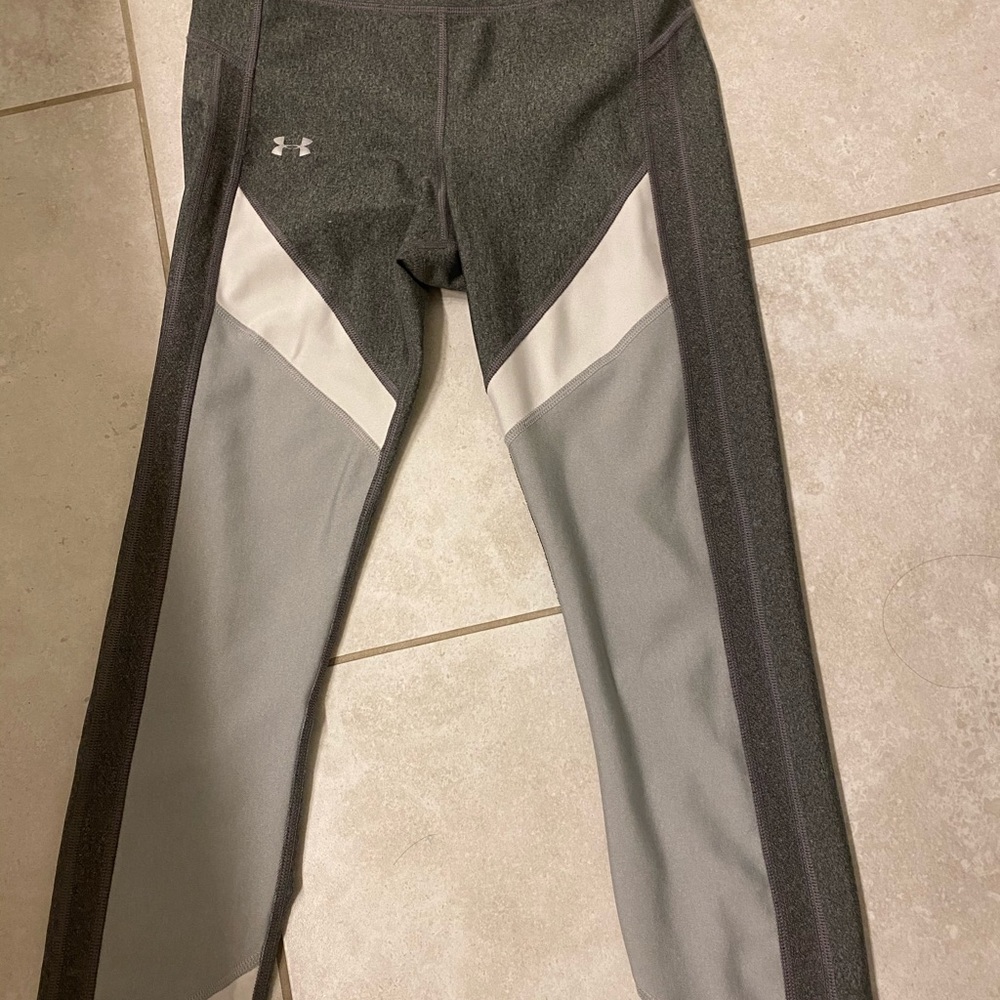 Under armour grey leggings heat gear